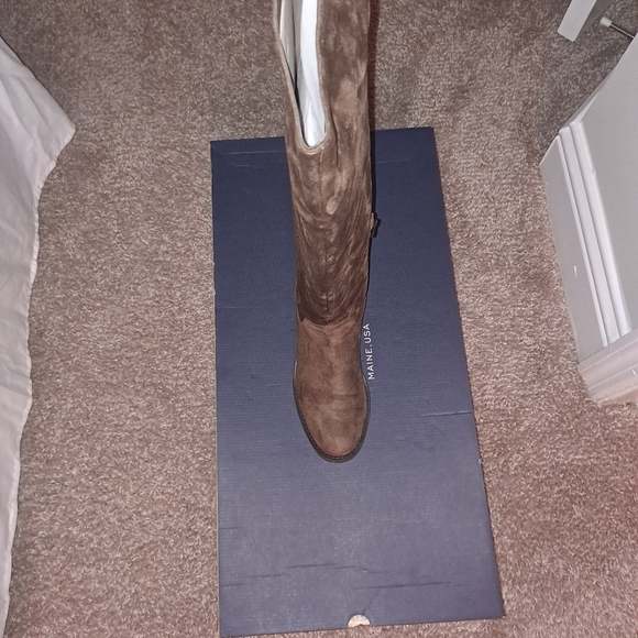 Boots - Picture 4 of 16